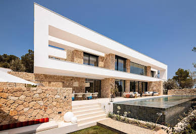 Villa with pool and terrace 3