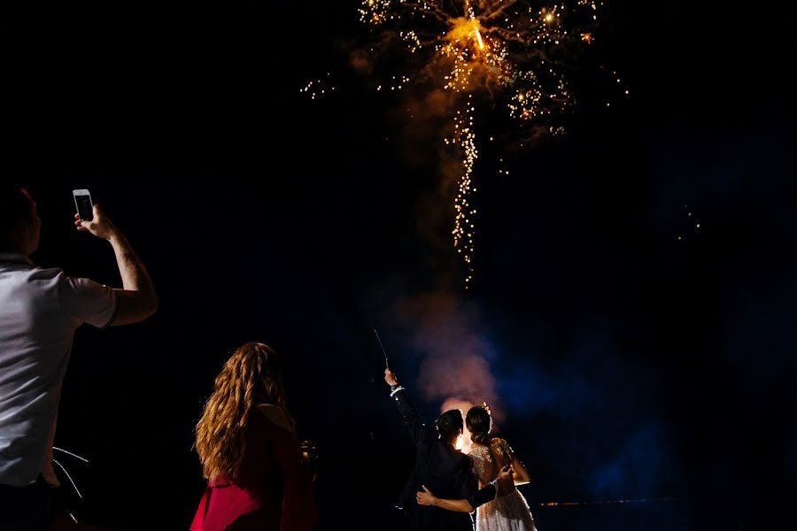 Fotografo di matrimoni Liza Karazhova (lizaka). Foto del 31 luglio 2017