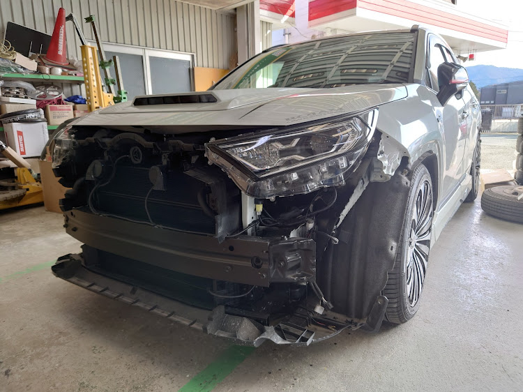 RAV4のROJAM IRT GENIK・リアシボ取り・いい板金屋さんに関するカスタム事例の投稿画像1枚目