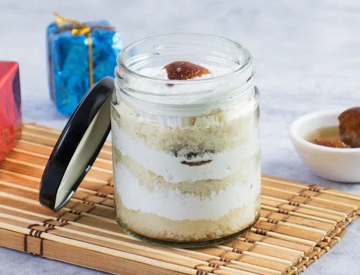 Vanilla Gulab Jamun Jar Cake