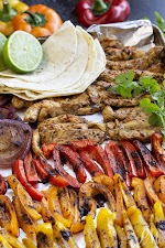 Healthy 20 Minute Chili Lime Sheet Pan Chicken Fajita Recipe was pinched from <a href="https://www.callmepmc.com/healthy-20-minute-chili-lime-sheet-pan-chicken-fajita-recipe/" target="_blank" rel="noopener">www.callmepmc.com.</a>