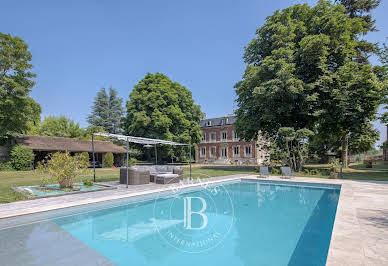 Property with pool 18