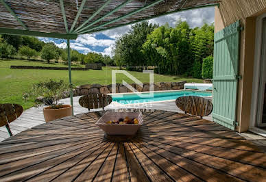 Maison avec piscine et terrasse 19