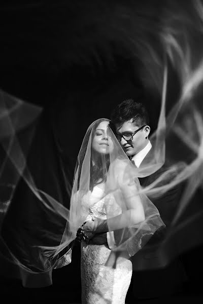 Fotografo di matrimoni Simona Smrckova (weddphotobysims). Foto del 17 dicembre 2019