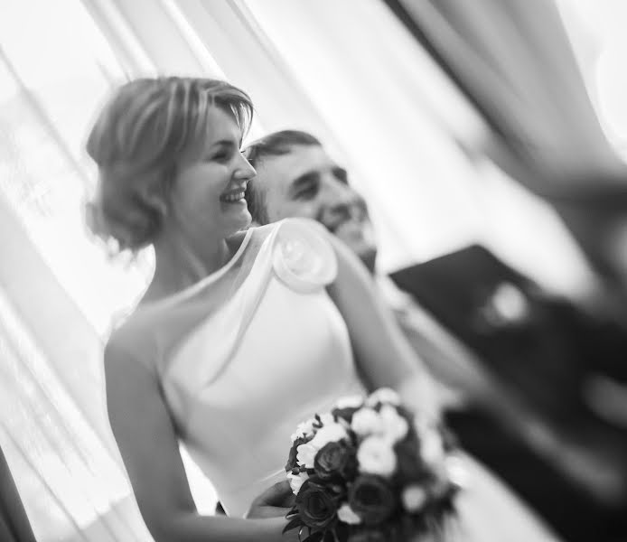 Wedding photographer Kseniya Zharkovskaya (fufaxu). Photo of 20 November 2018