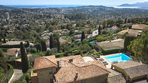 Villa avec piscine et terrasse 4