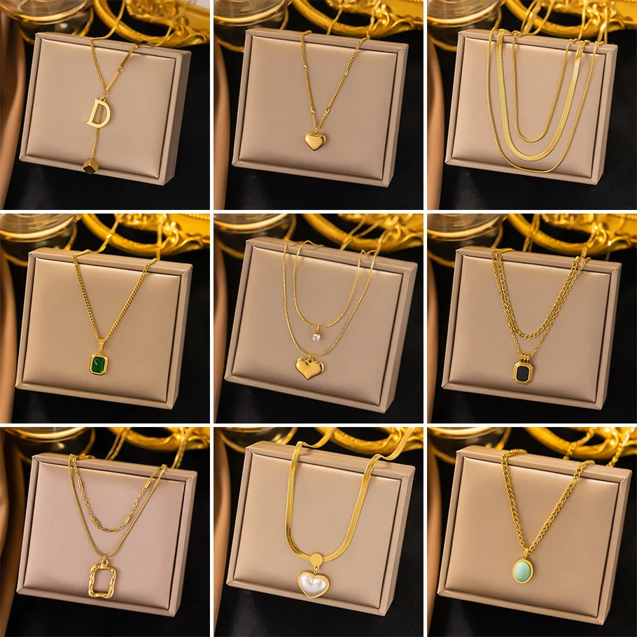 Mini collier en acier titane pour femmes. Un bijou élégant et durable, idéal pour un usage quotidien. Un accessoire de mode discret et résistant.