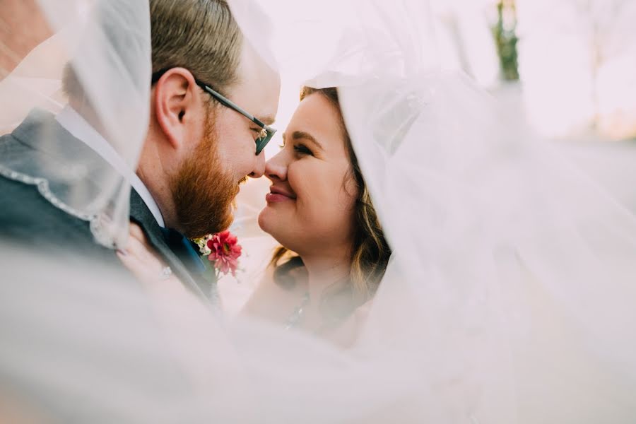 Wedding photographer Meghan Burke (meghanburke). Photo of 21 March 2020