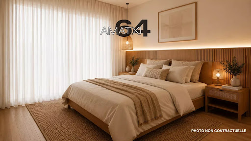 Modern bedroom with cozy bed and curtains - Luxury house for sale in Biarritz, 4 rooms, 3 bedrooms