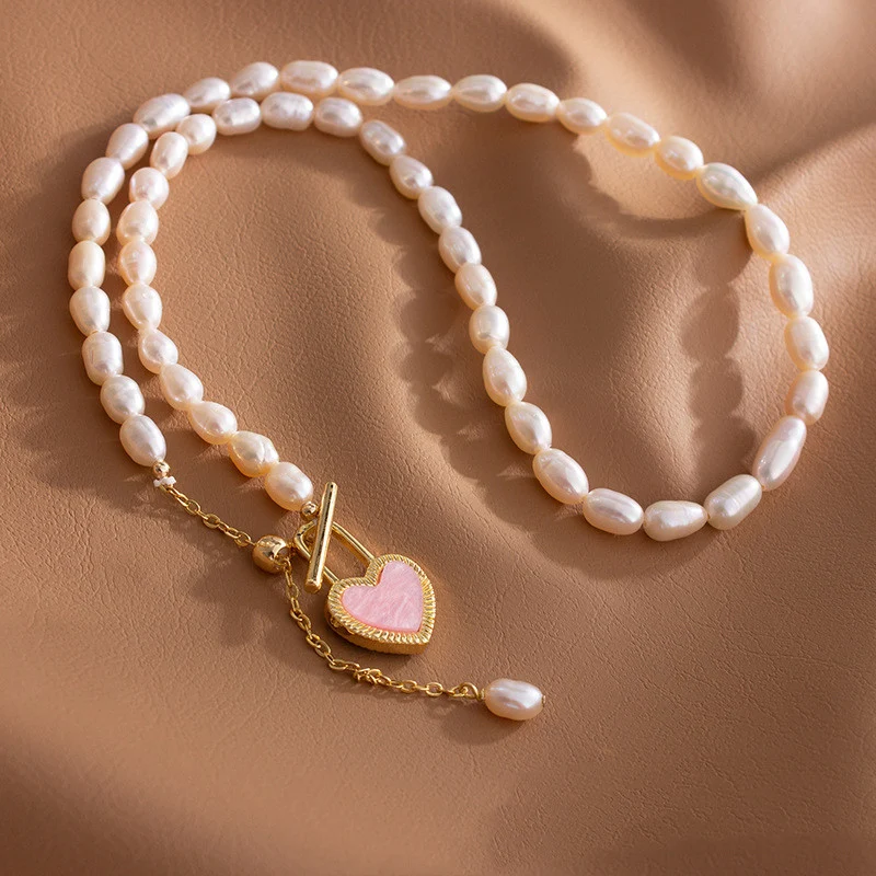 Colar de pérolas de água doce para mulheres Luxo leve Um acessório que adiciona sofisticação e beleza, perfeito para ocasiões especiais.