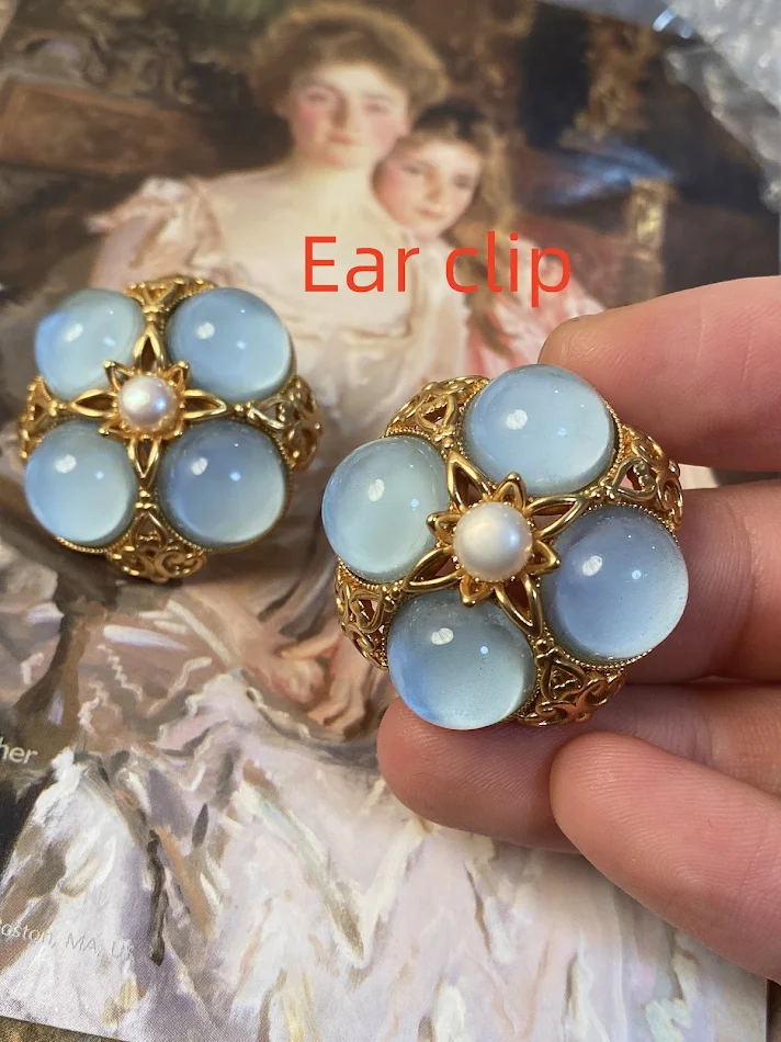 Retro Court Glaze Ear Clip oorbel, retro stijl, geen piercing nodig. Tijdloze elegantie, subtiele glans, gemakkelijk te dragen, comfortabel en charmant.
