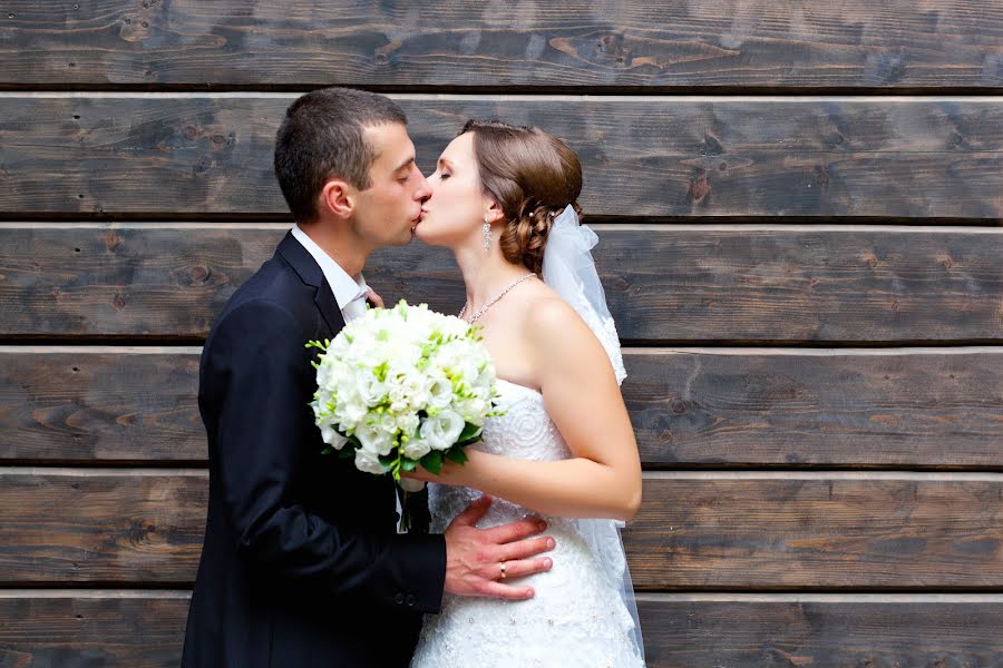 Wedding photographer Aleksandr Kostosyak (saniol). Photo of 27 August 2014