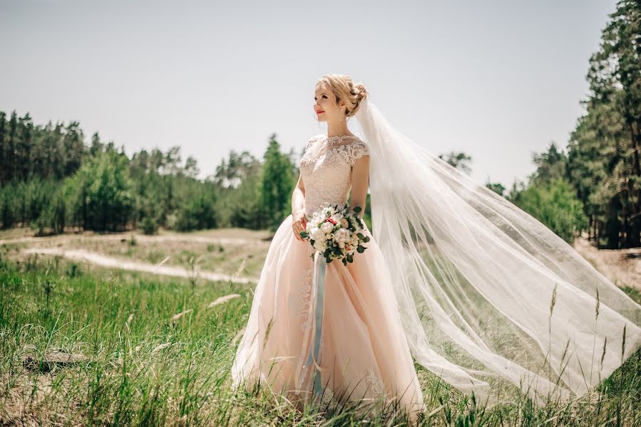 Fotografo di matrimoni Olga Cheverda (olgacheverda). Foto del 19 ottobre 2018