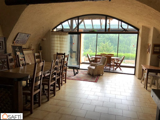 House with pool and garden 5