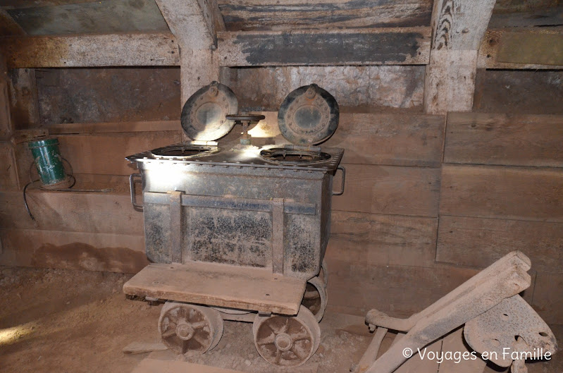 queen mine tour - toilettes