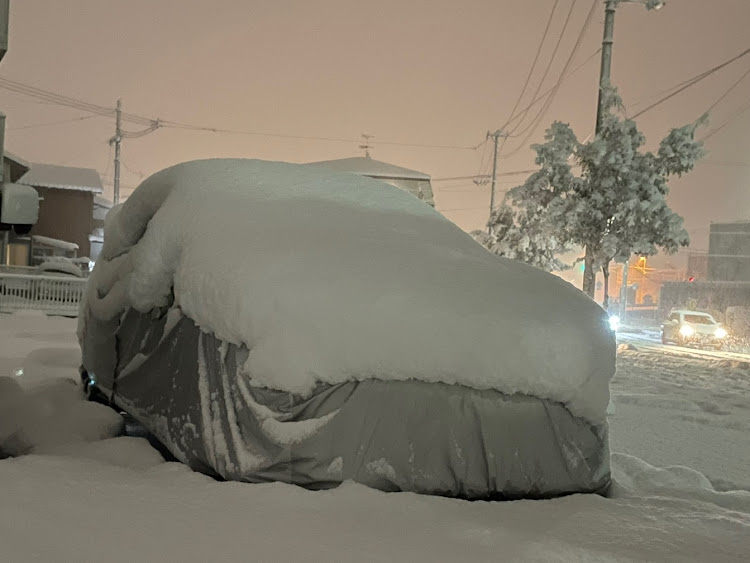 WRX S4の大雪警報・ポンタ大はしゃぎに関するカスタム事例の投稿画像1枚目
