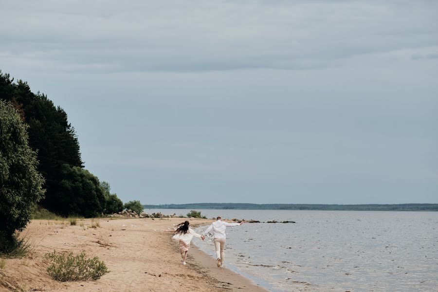 Wedding photographer Roman Gorelov (hellsmile). Photo of 18 March 2022