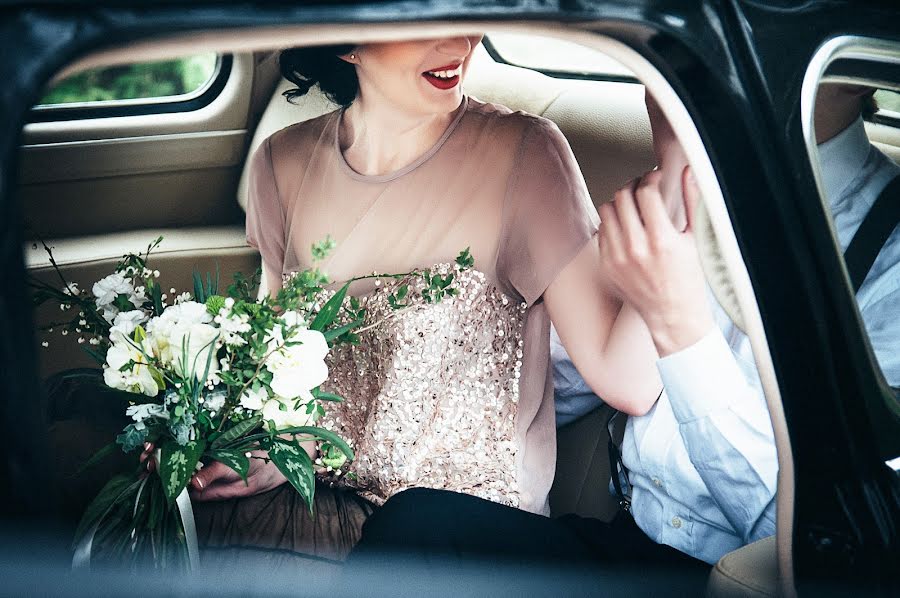 Fotógrafo de casamento Mikola Cimbalyuk (mikolacimbal). Foto de 1 de abril 2019