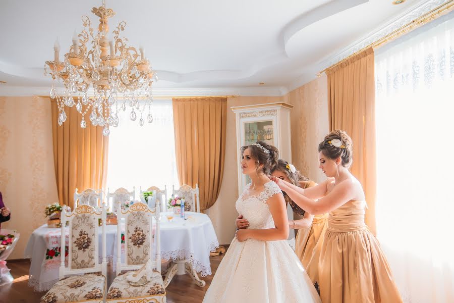 Fotógrafo de casamento Volodimir Lozoviy (kapitoshka67). Foto de 22 de outubro 2018