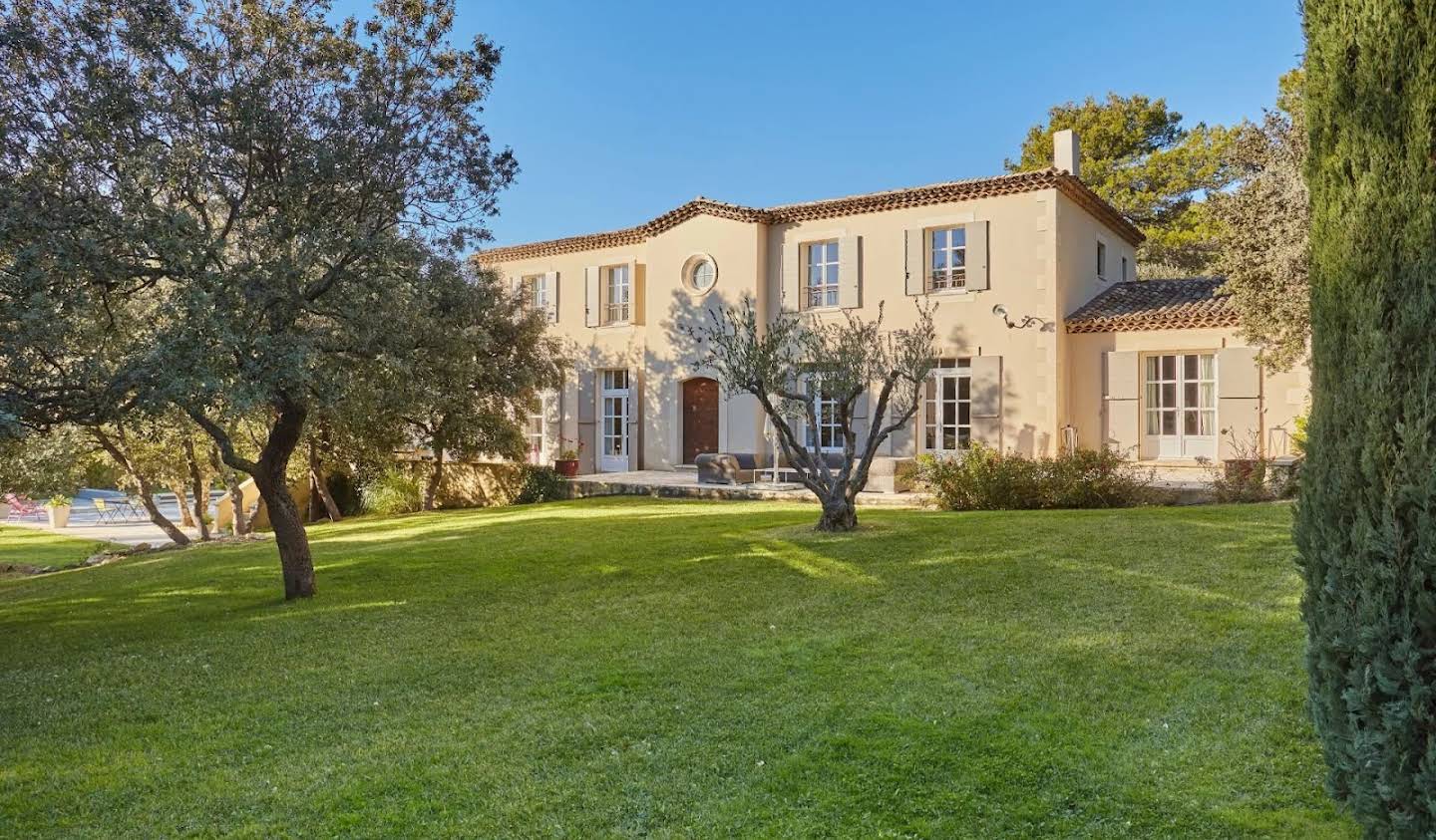 Property with pool Saint-Marc-Jaumegarde