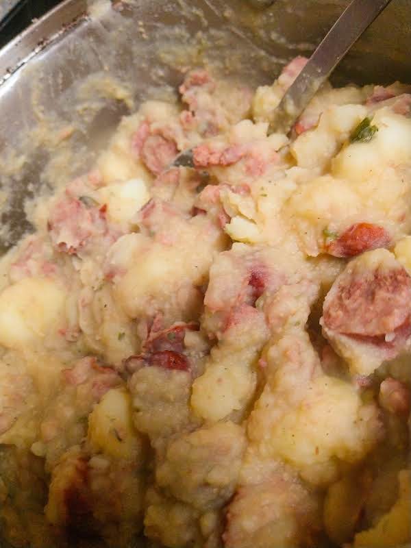 Smothered Potatoes and Sausage_image