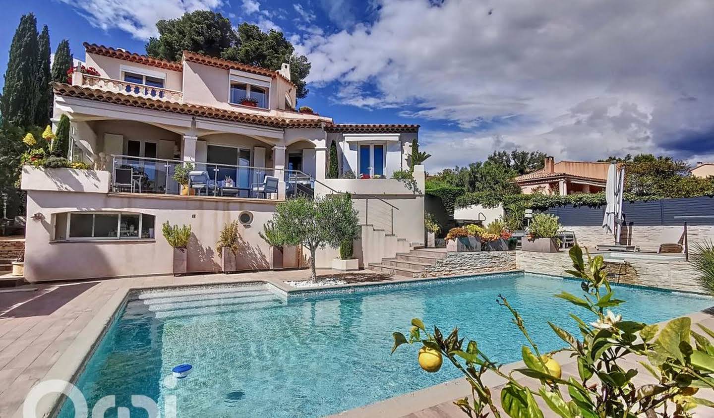 Villa with pool and terrace La Cadière-d'Azur