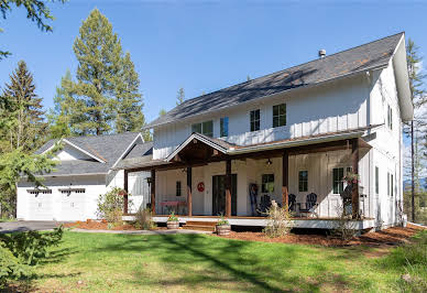 House with garden 8