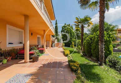 Maison avec piscine et terrasse 5