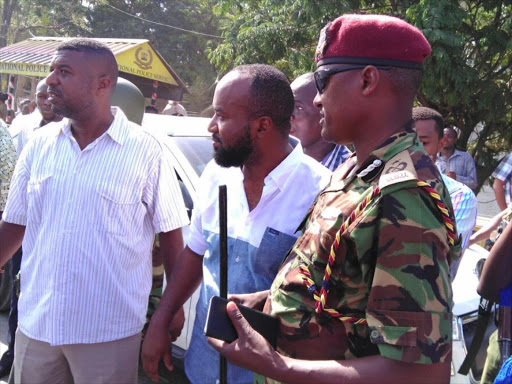 Mombasa Governor Hassan Joho surrounded by security officials at Nyali bridge, March 13, 2017. /MAUREEN MUDI