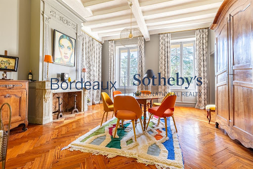 Property with pool and garden 5