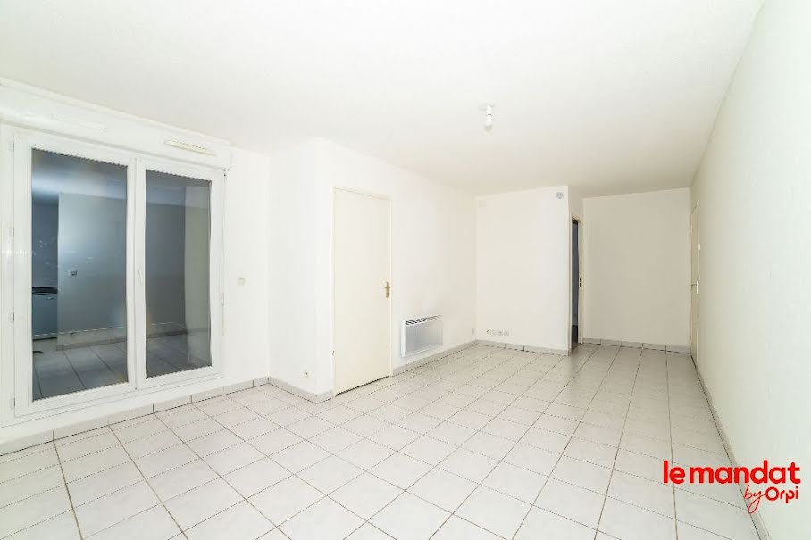 Location  appartement 2 pièces 54 m² à Laon (02000), 520 €