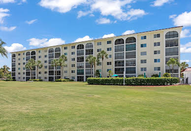 Apartment with pool 4