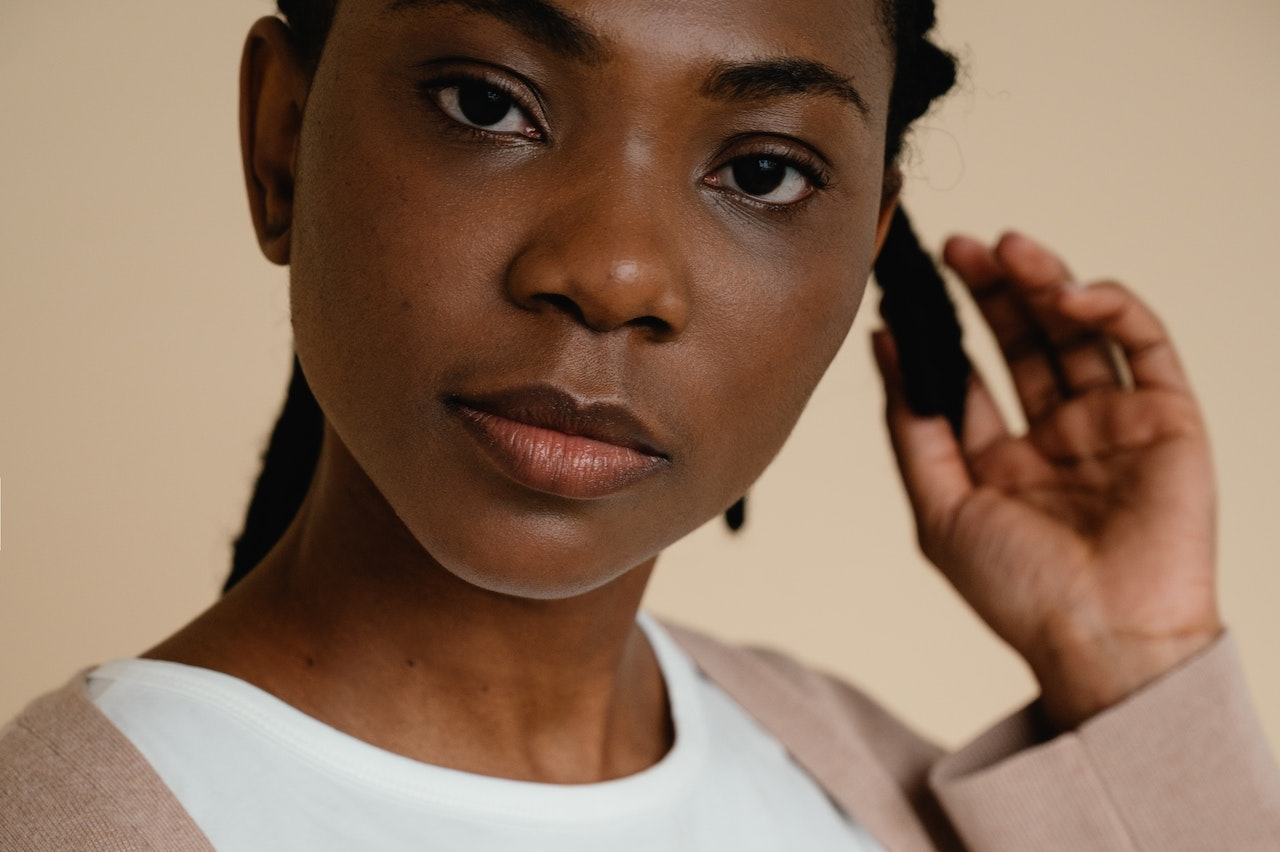 Black Skin: How to Layer Makeup for a Natural Look in 7 Easy Steps