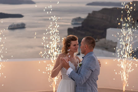 Nhiếp ảnh gia ảnh cưới Dominika Legenza Dimopoulou (santoriniphotos). Ảnh của 3 tháng 8 2022