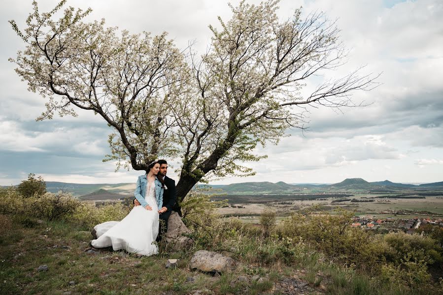 Fotografo di matrimoni Dóra Bella (belladorafoto). Foto del 10 maggio 2022