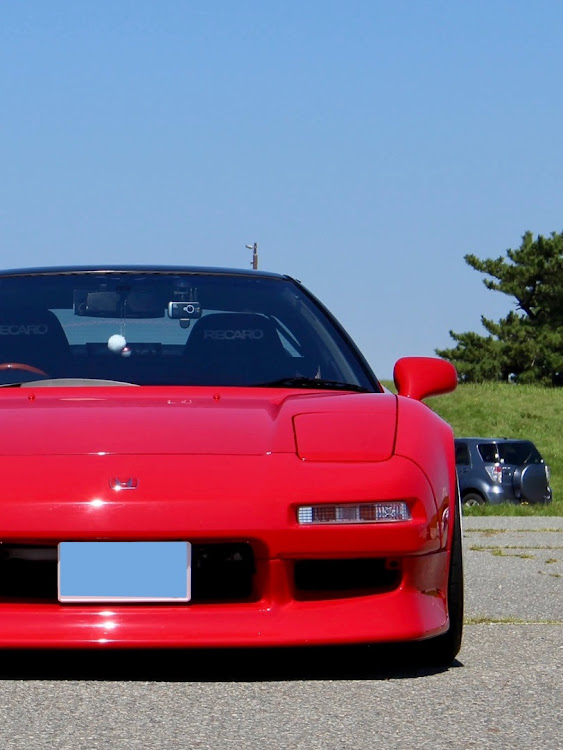 NSXの左半顔写真展・フォーミュラレッド好き🏎・リトラ好き🏎・低い車好き🏎・寒いの嫌い😵に関するカスタム事例の投稿画像1枚目