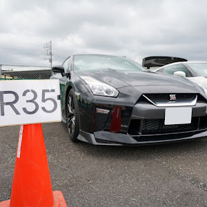 NISSAN GT-R R35