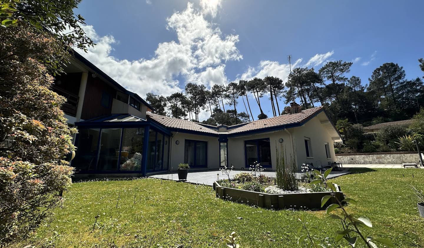 House with pool and garden Hossegor