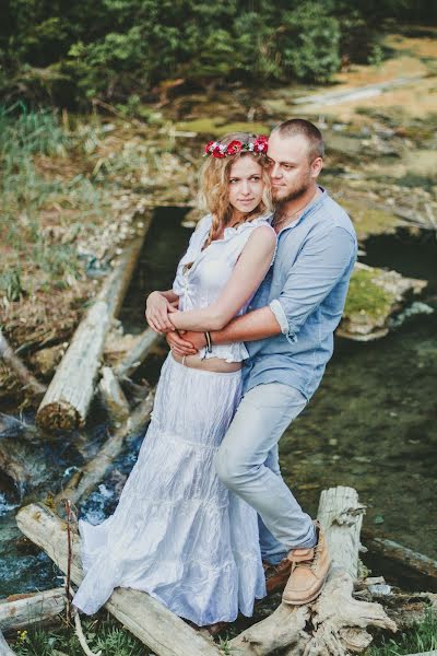 Fotógrafo de casamento Elena Popova-Imanaeva (elenaimanaeva). Foto de 29 de maio 2016