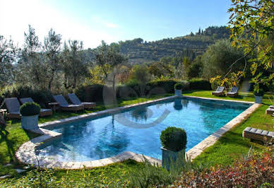 Villa with pool and garden 5