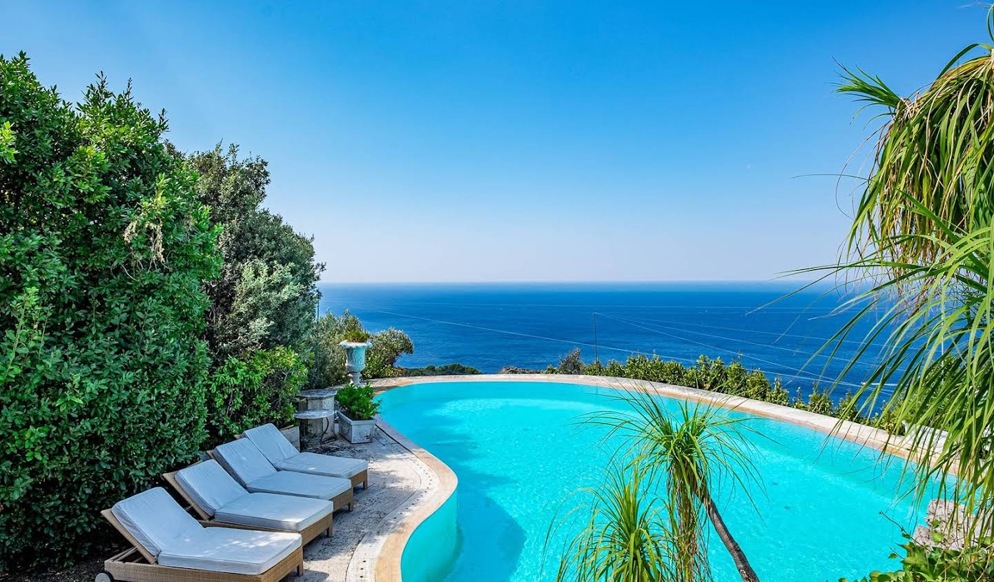 Villa with pool and garden Capri