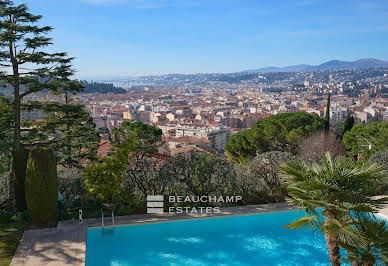 Apartment with terrace 13