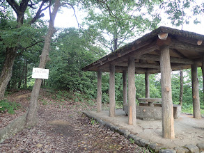 倶利古曽山の東屋