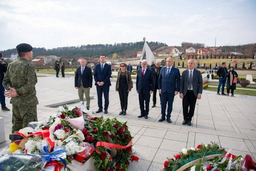 Premijer Severne Makedonije posetio Memorijalni centar Adem Jašari