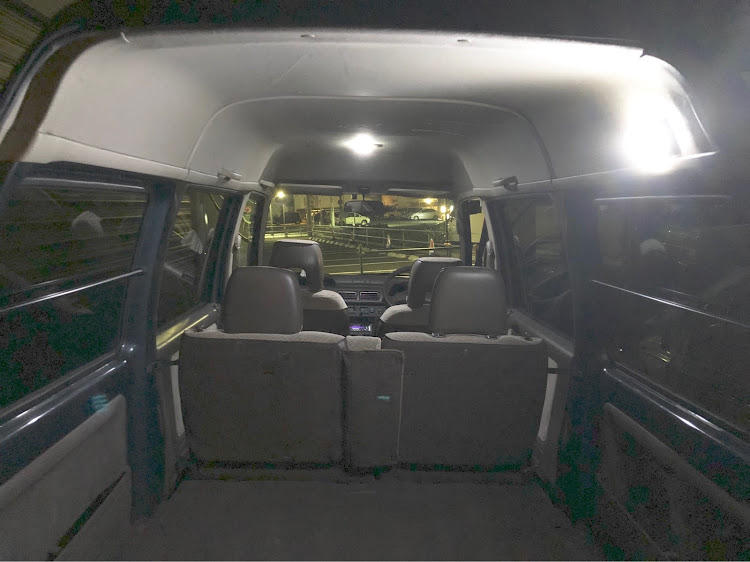 ストリートのDIY・ルームランプ交換・ルームランプLED化に関するカスタム事例の投稿画像1枚目