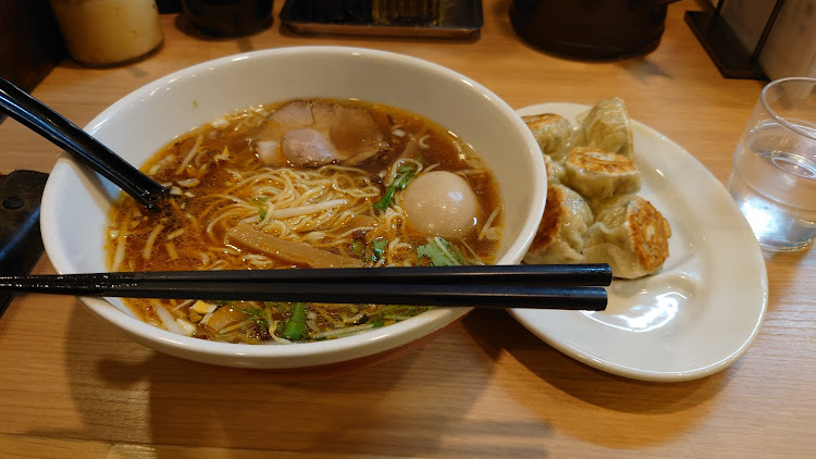BRZの駐車場は盛れる・アルミテープチューン・エガちゃんねるラーメン・ゴリララーメンに関するカスタム事例の投稿画像6枚目