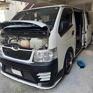 ハイエースバン TRH200V