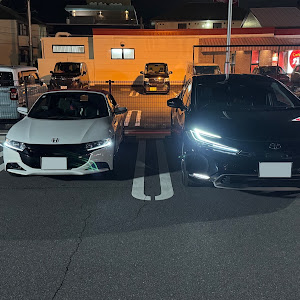 プリウス MXWH60