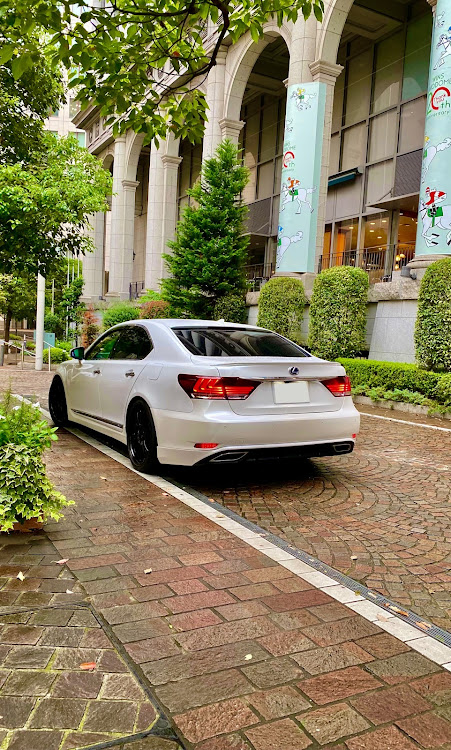 LSの9月もよろしくお願いします・イタリア街・雨の日・昼間の撮影・LS600hに関するカスタム事例の投稿画像2枚目