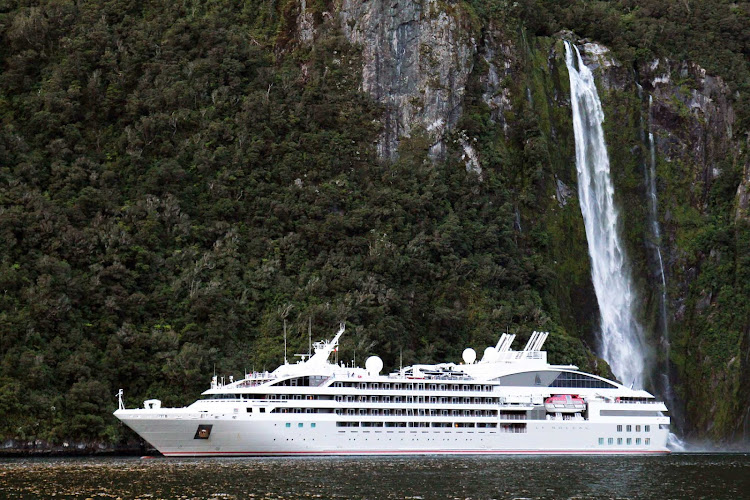 Enjoy the beauty of Milford Sound, New Zealand, on a Ponant cruise.